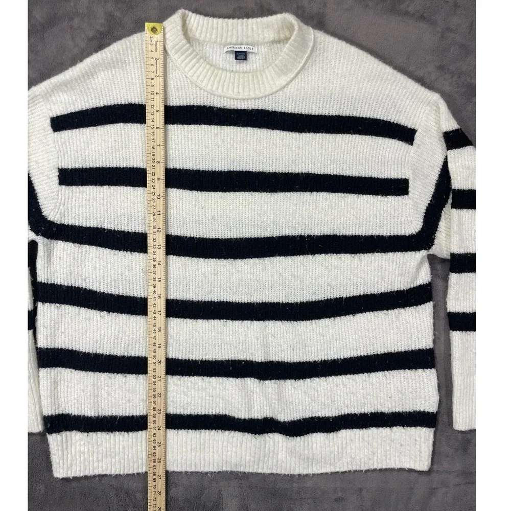 American Eagle Striped Crewneck Sweater XL White Black Oversized Soft Knit‎